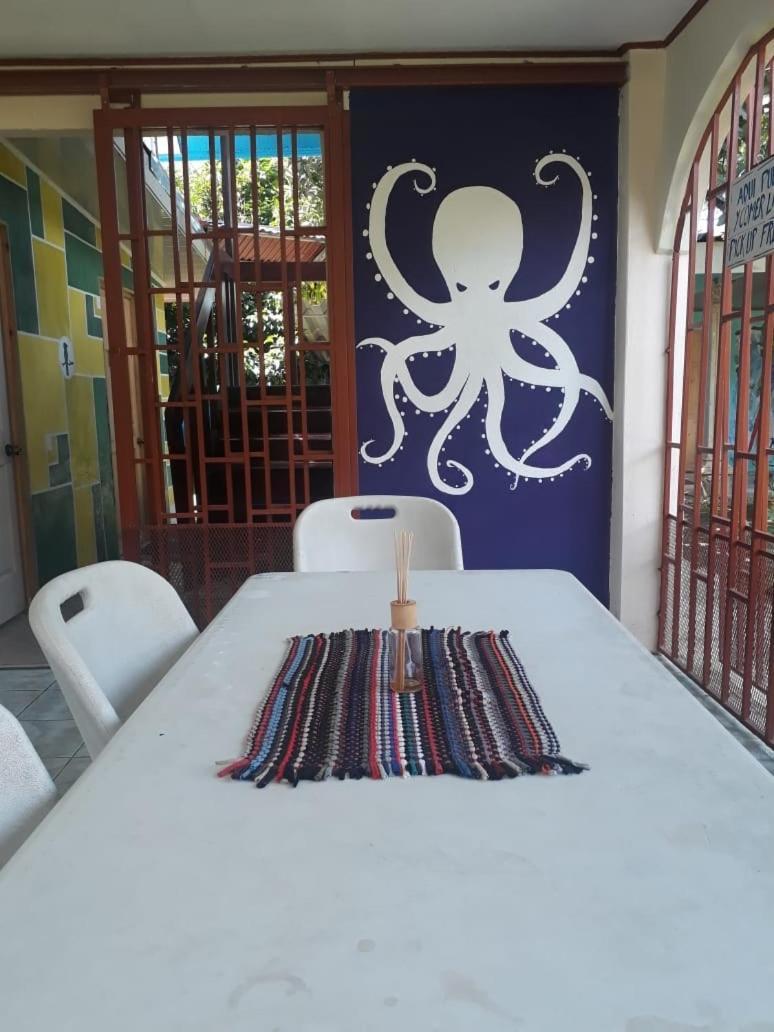 Casa Ballena Eco Hostel 乌维塔 外观 照片